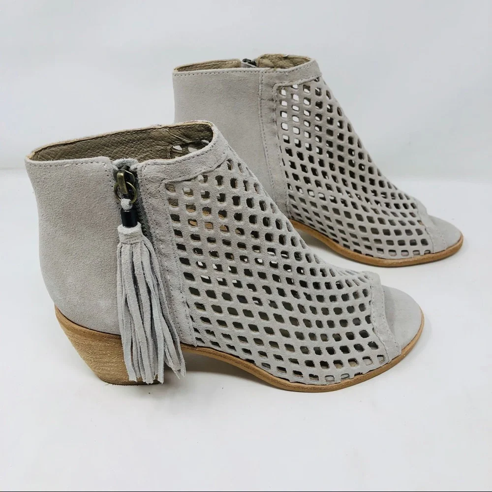COPY - New Matisse Indie Cut out tassel ankle booties - Picture 1 of 7